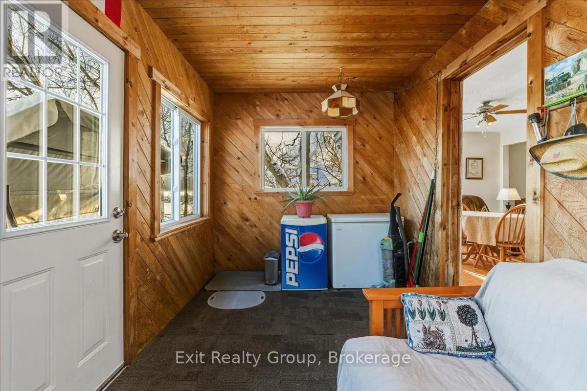 33 WILLOW POINT ROAD