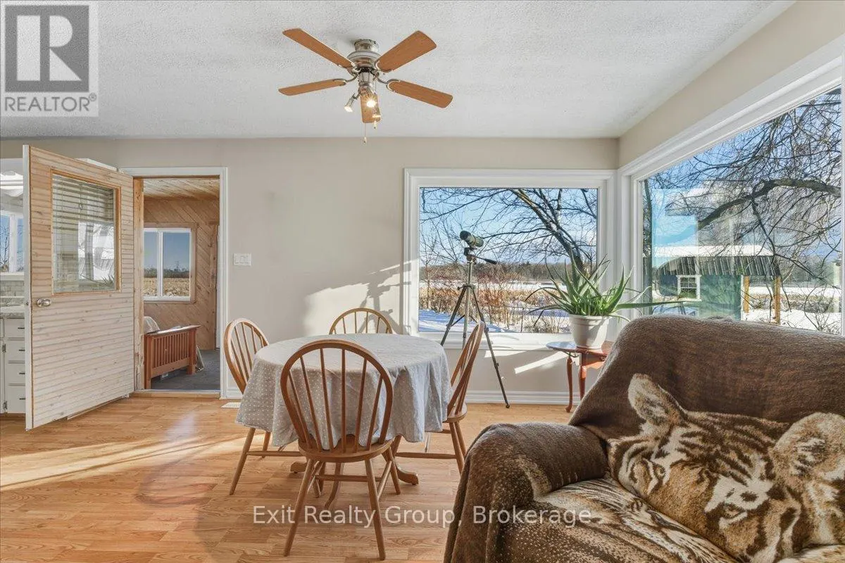 33 WILLOW POINT ROAD