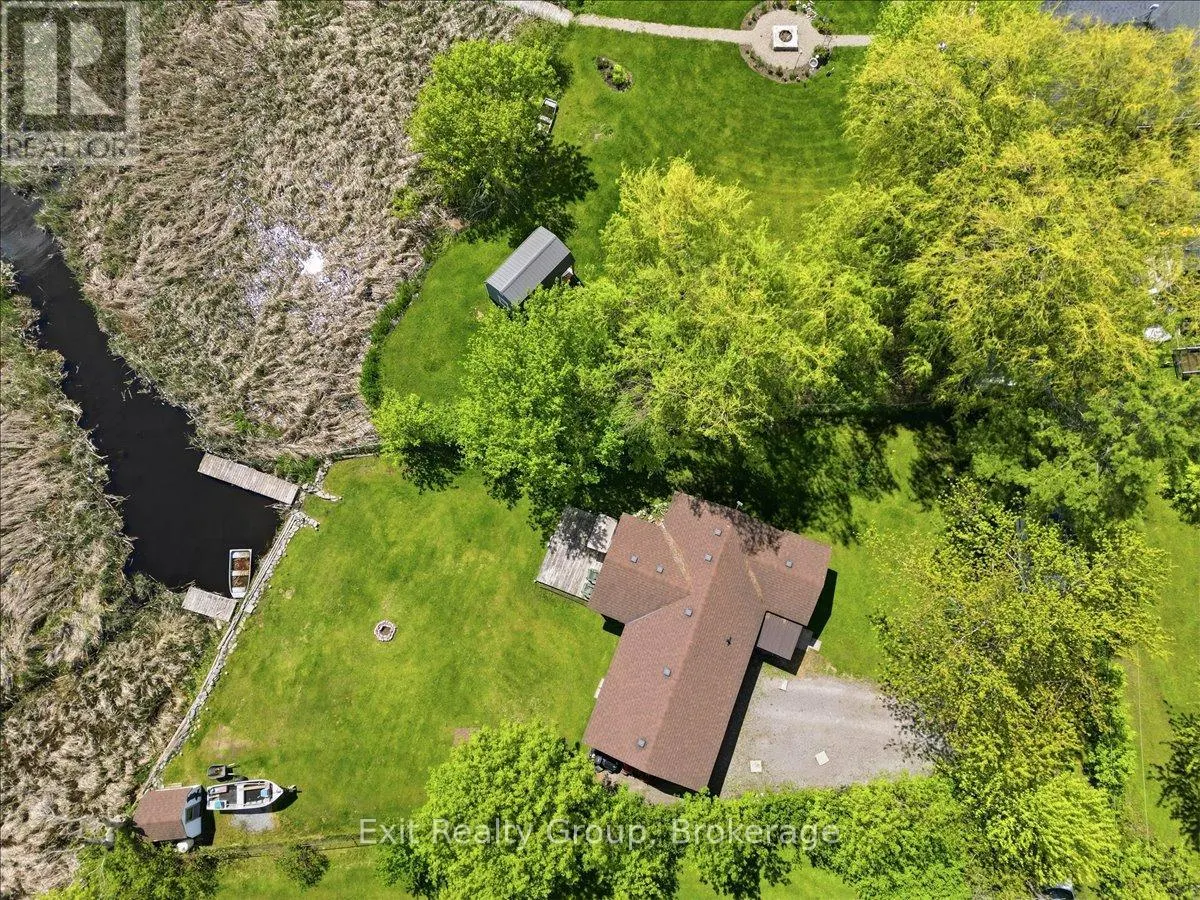 33 WILLOW POINT ROAD
