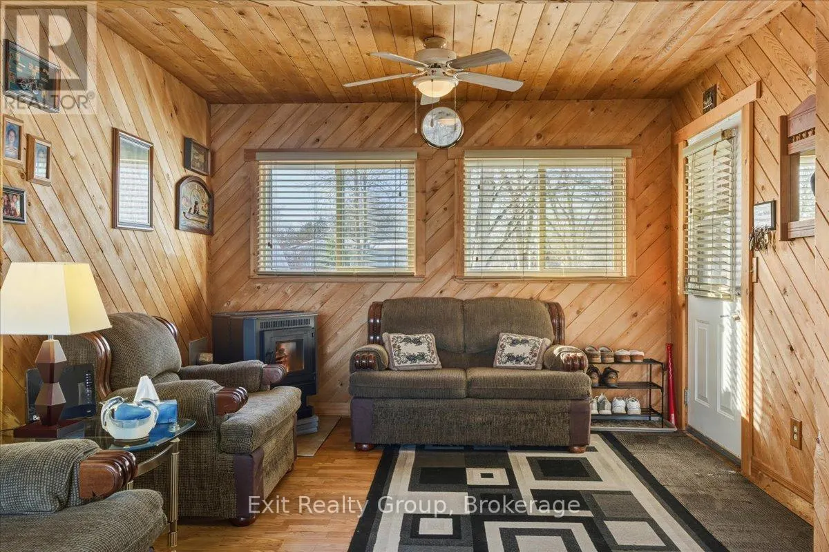 33 WILLOW POINT ROAD