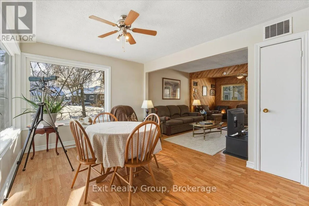 33 WILLOW POINT ROAD