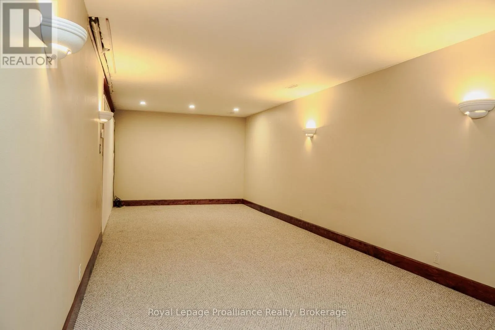 10 HOBBS ROAD