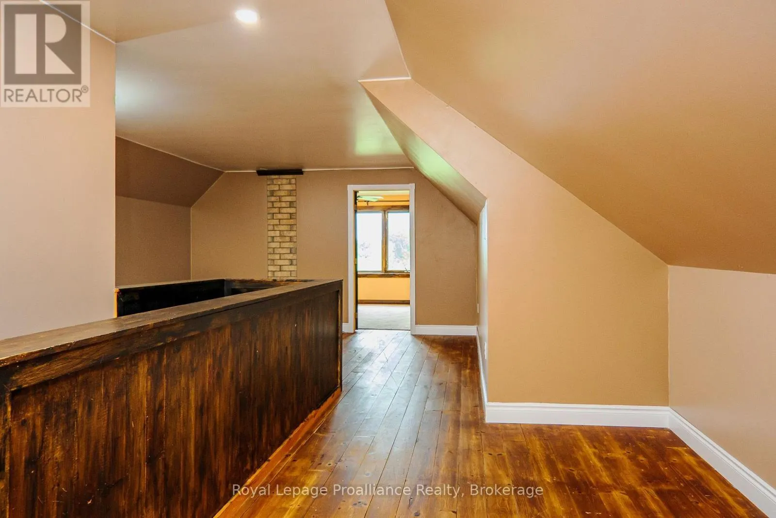 10 HOBBS ROAD