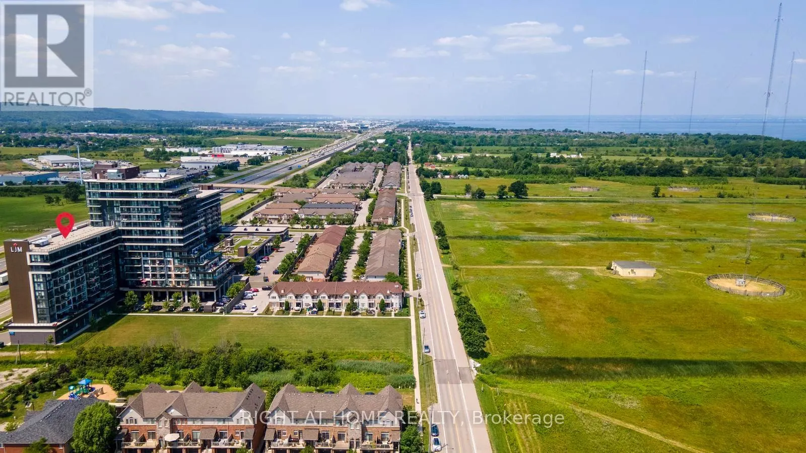 319 - 550 NORTH SERVICE ROAD