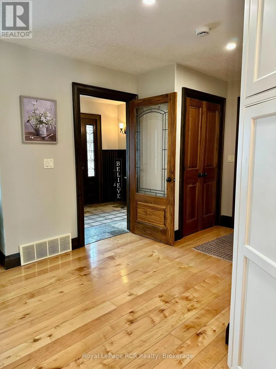 241 4TH STREET CRESCENT
