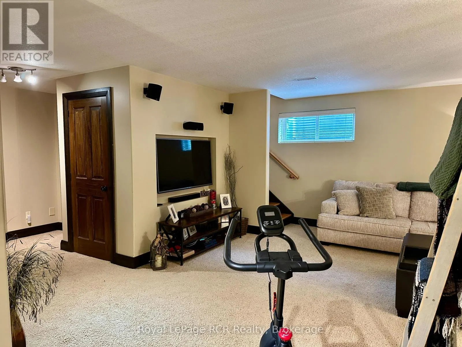 241 4TH STREET CRESCENT