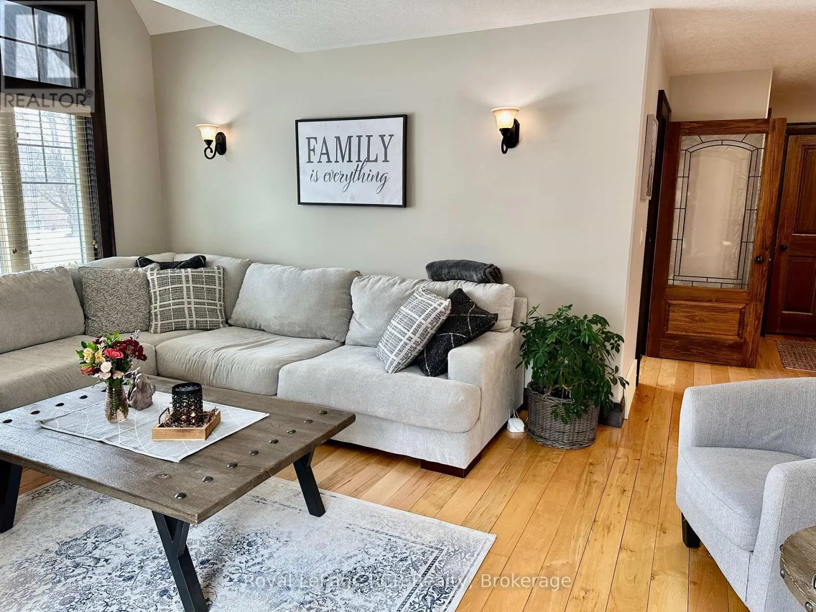 241 4TH STREET CRESCENT