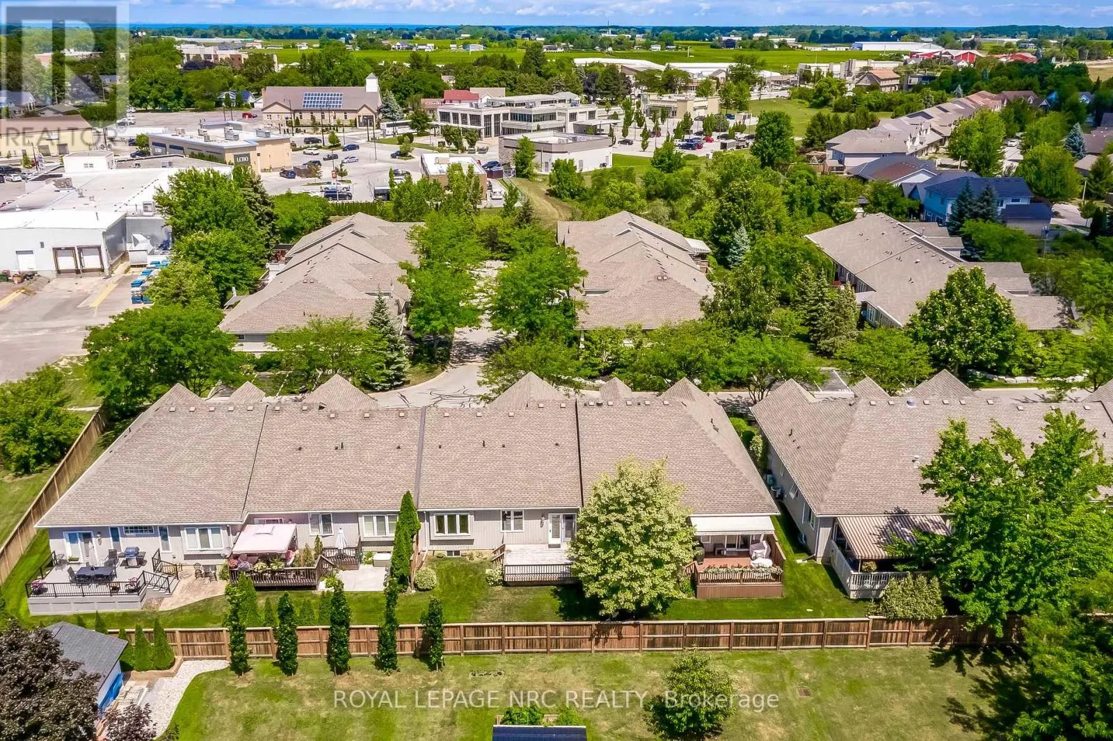 12 - 92 LORETTA DRIVE #12