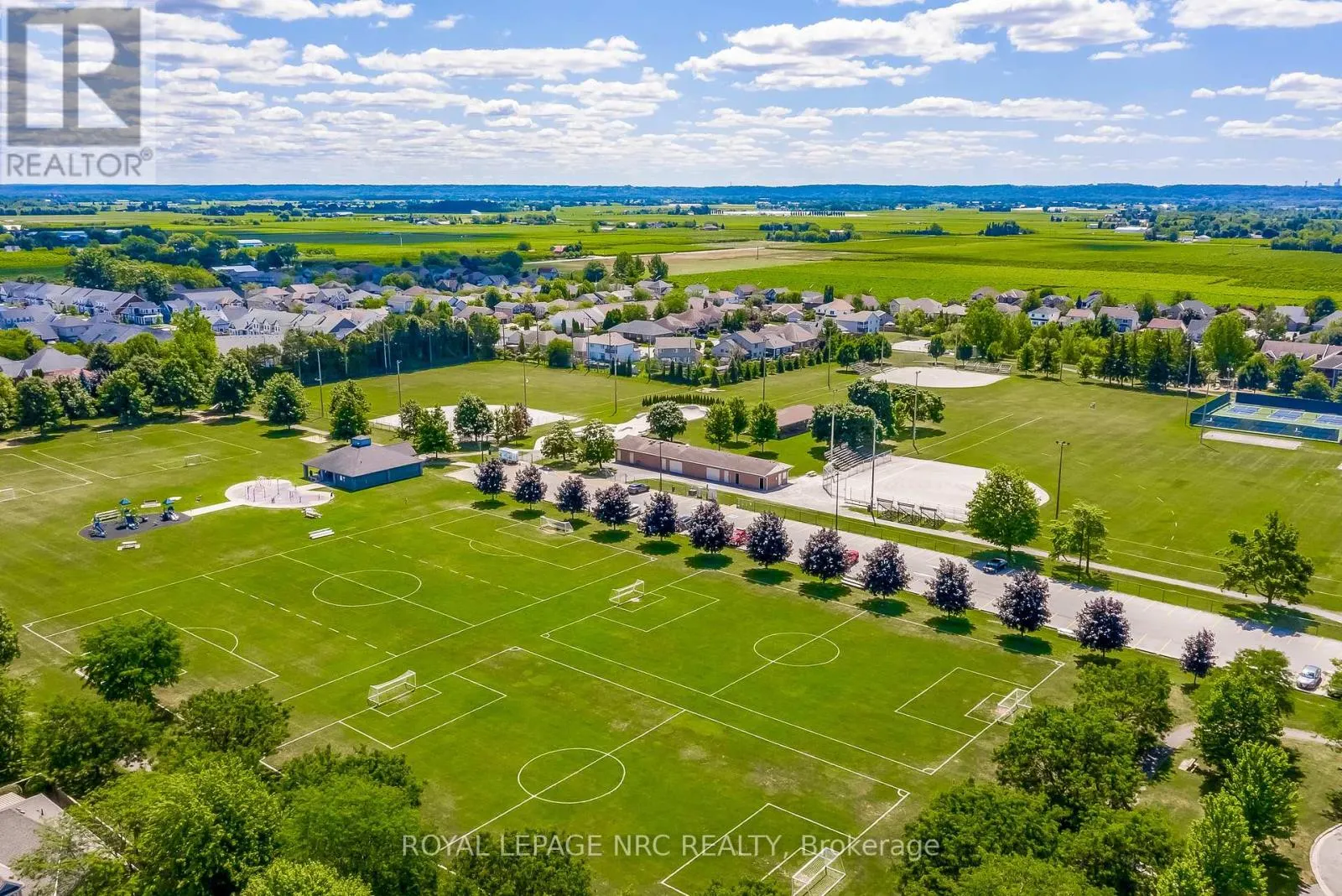 12 - 92 LORETTA DRIVE #12