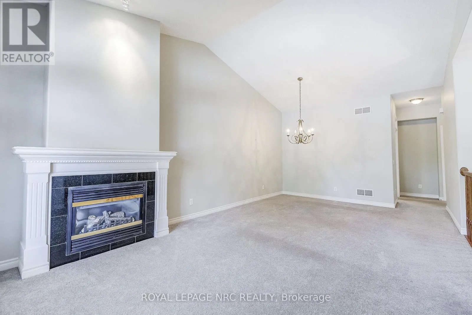 12 - 92 LORETTA DRIVE #12