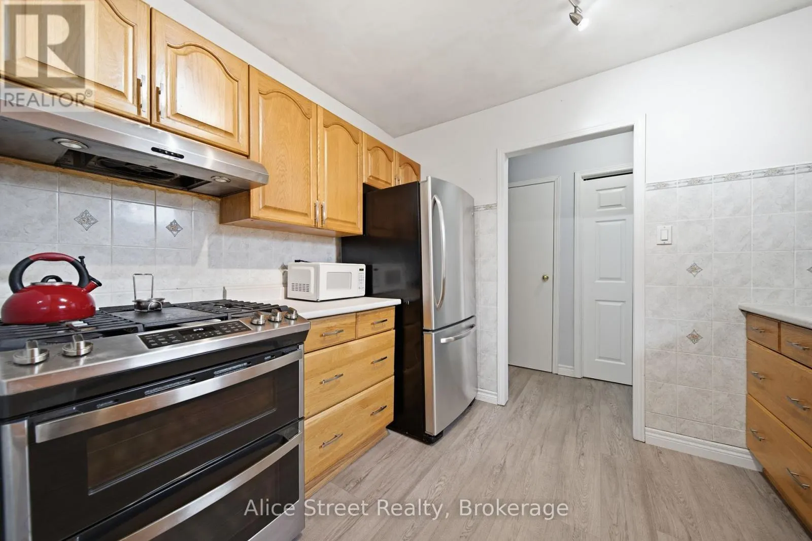 5 GLENBROOK DRIVE