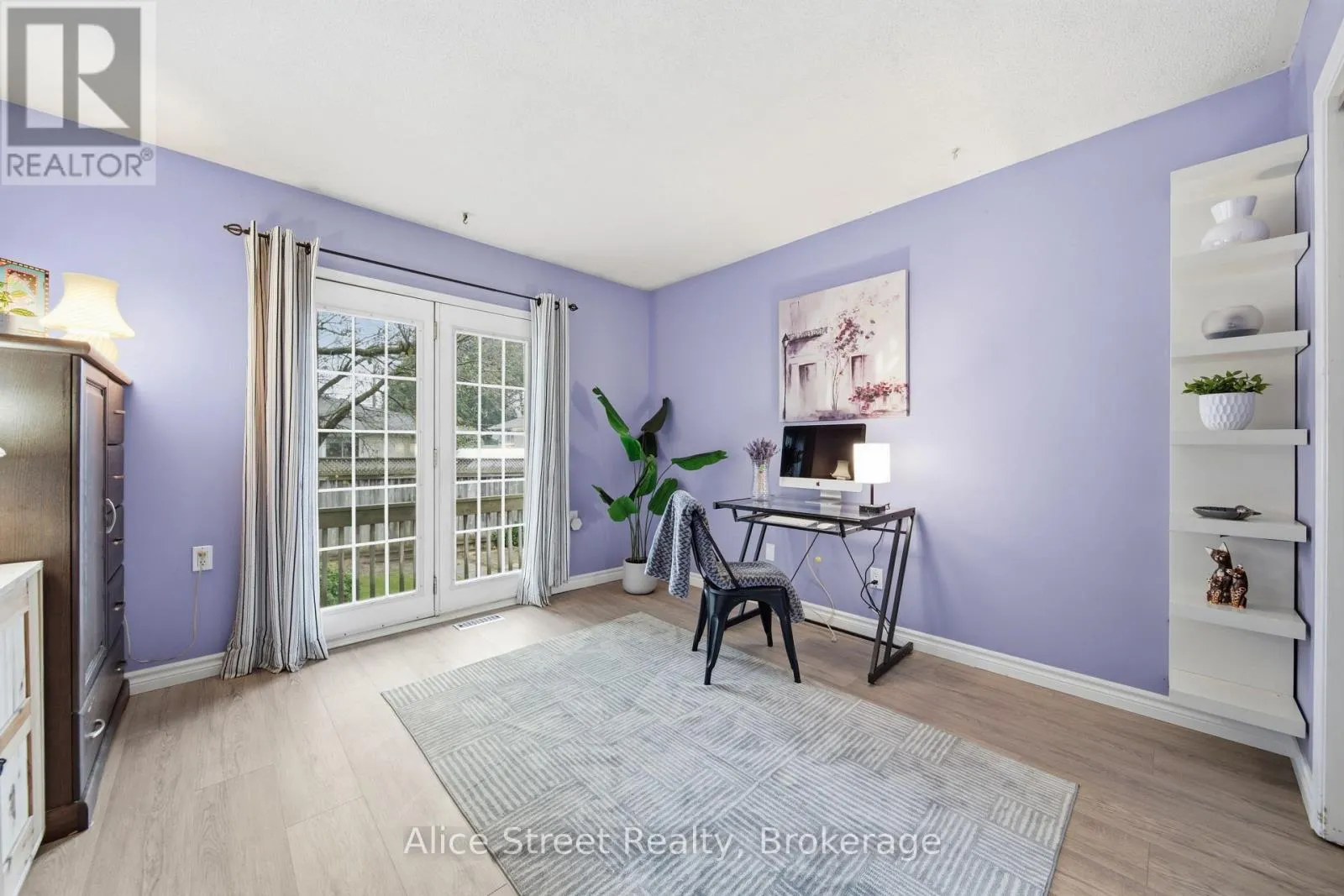 5 GLENBROOK DRIVE