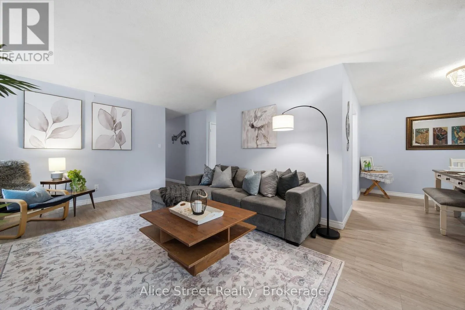 5 GLENBROOK DRIVE