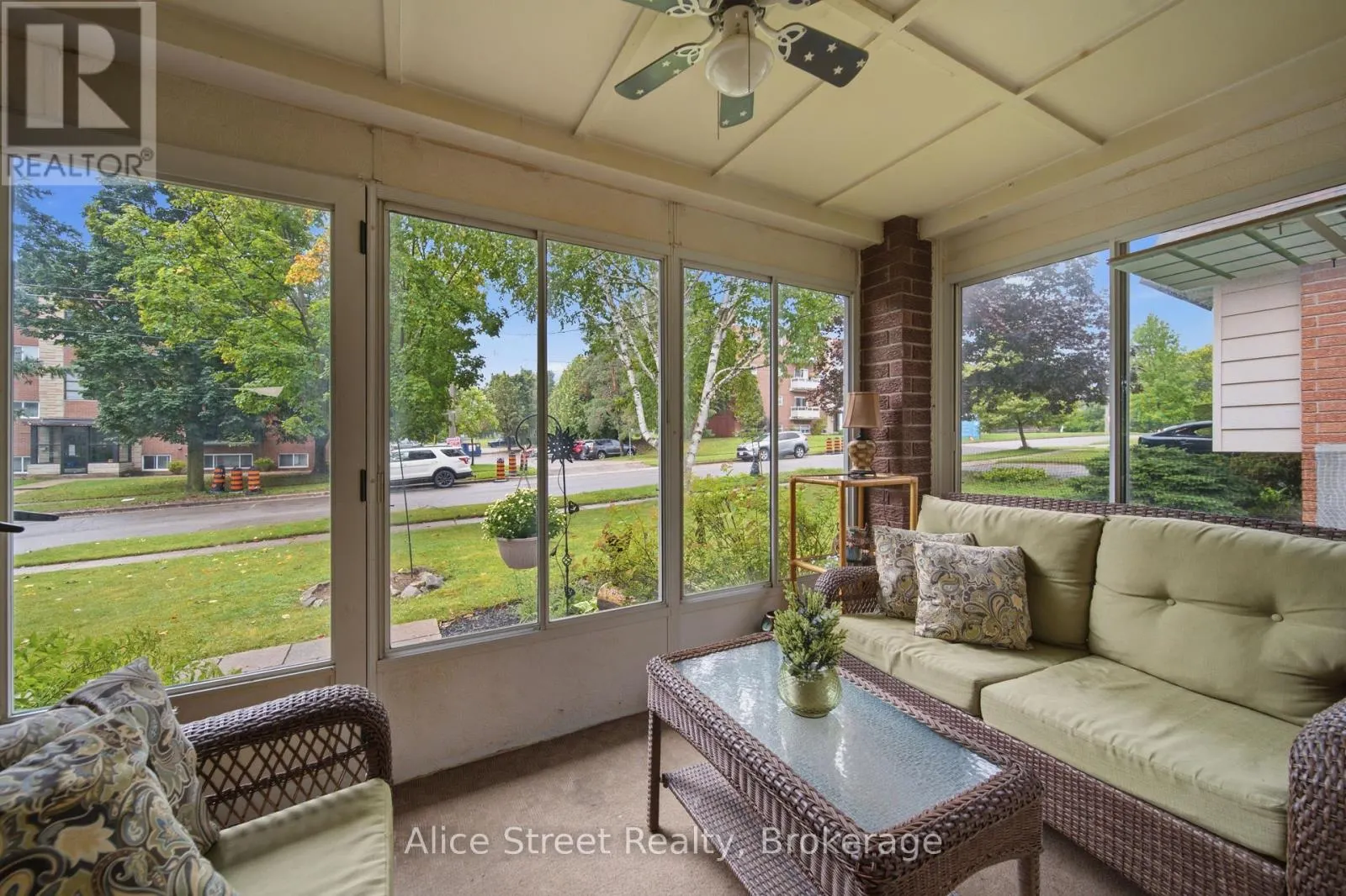 5 GLENBROOK DRIVE