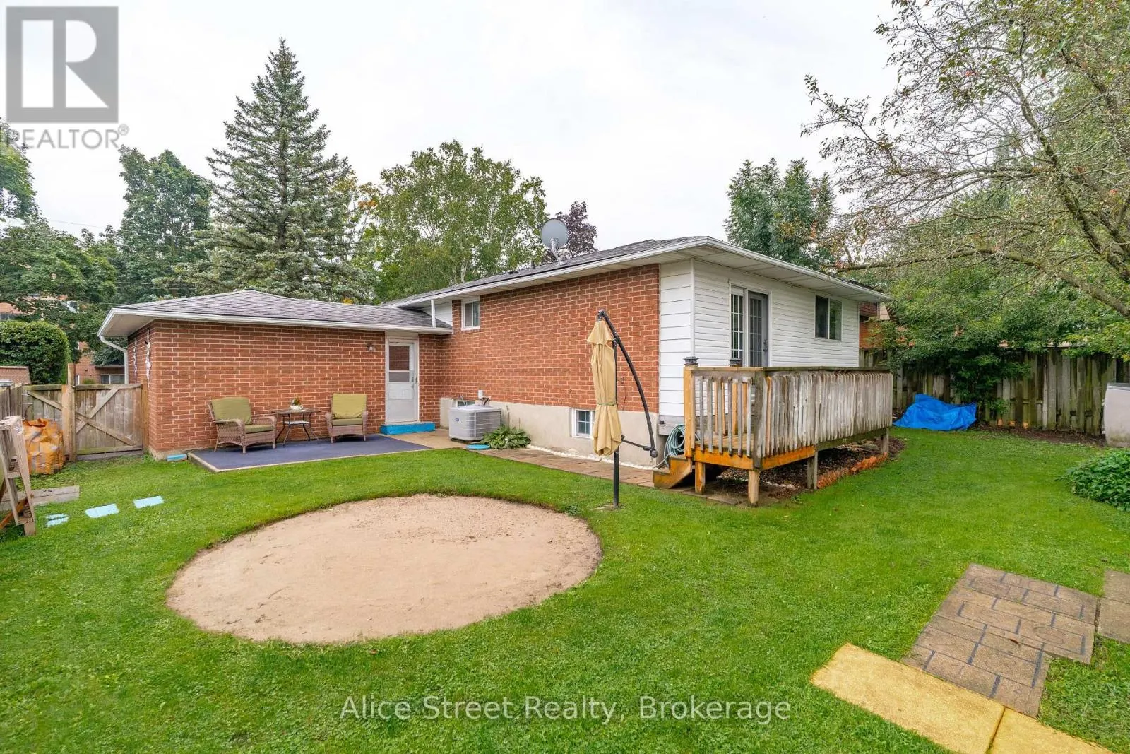 5 GLENBROOK DRIVE