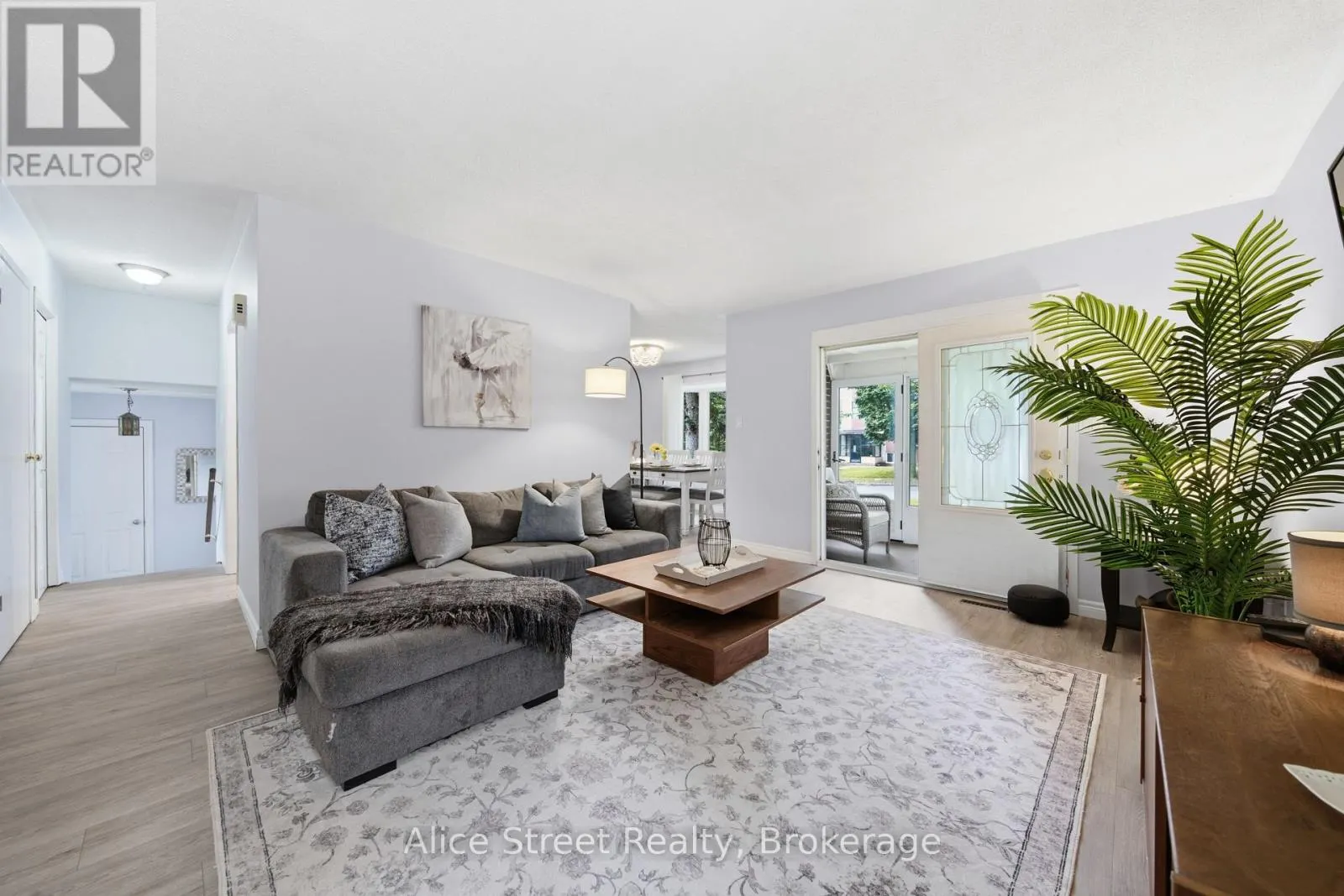 5 GLENBROOK DRIVE