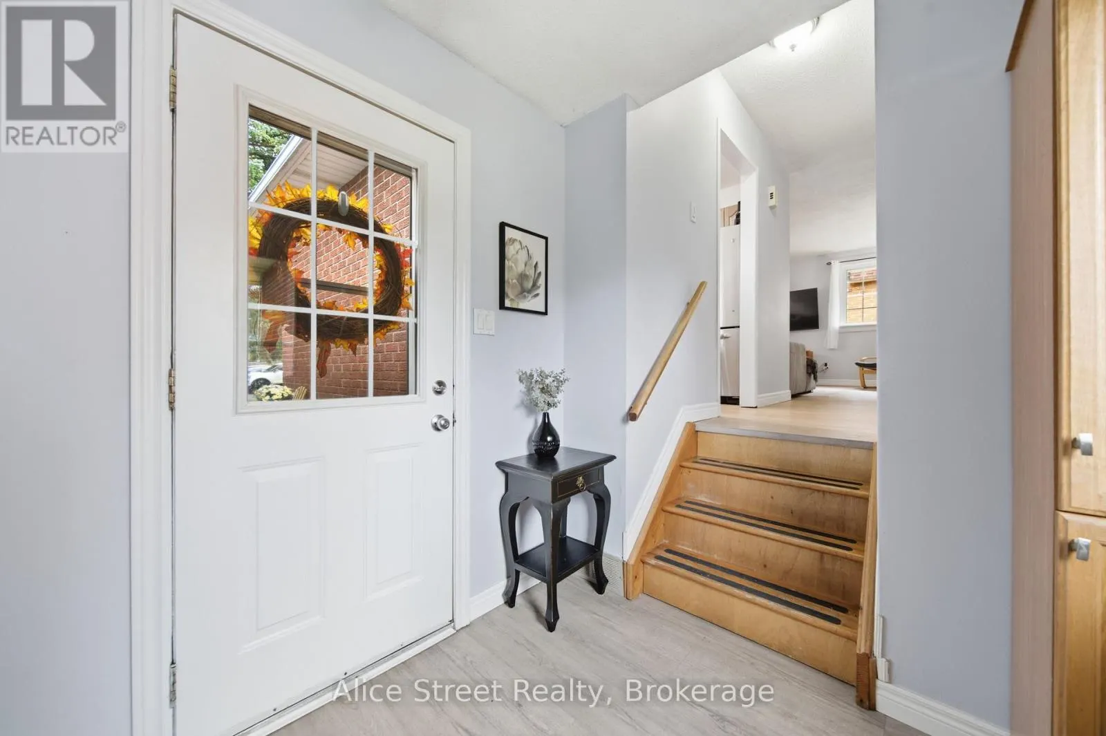 5 GLENBROOK DRIVE