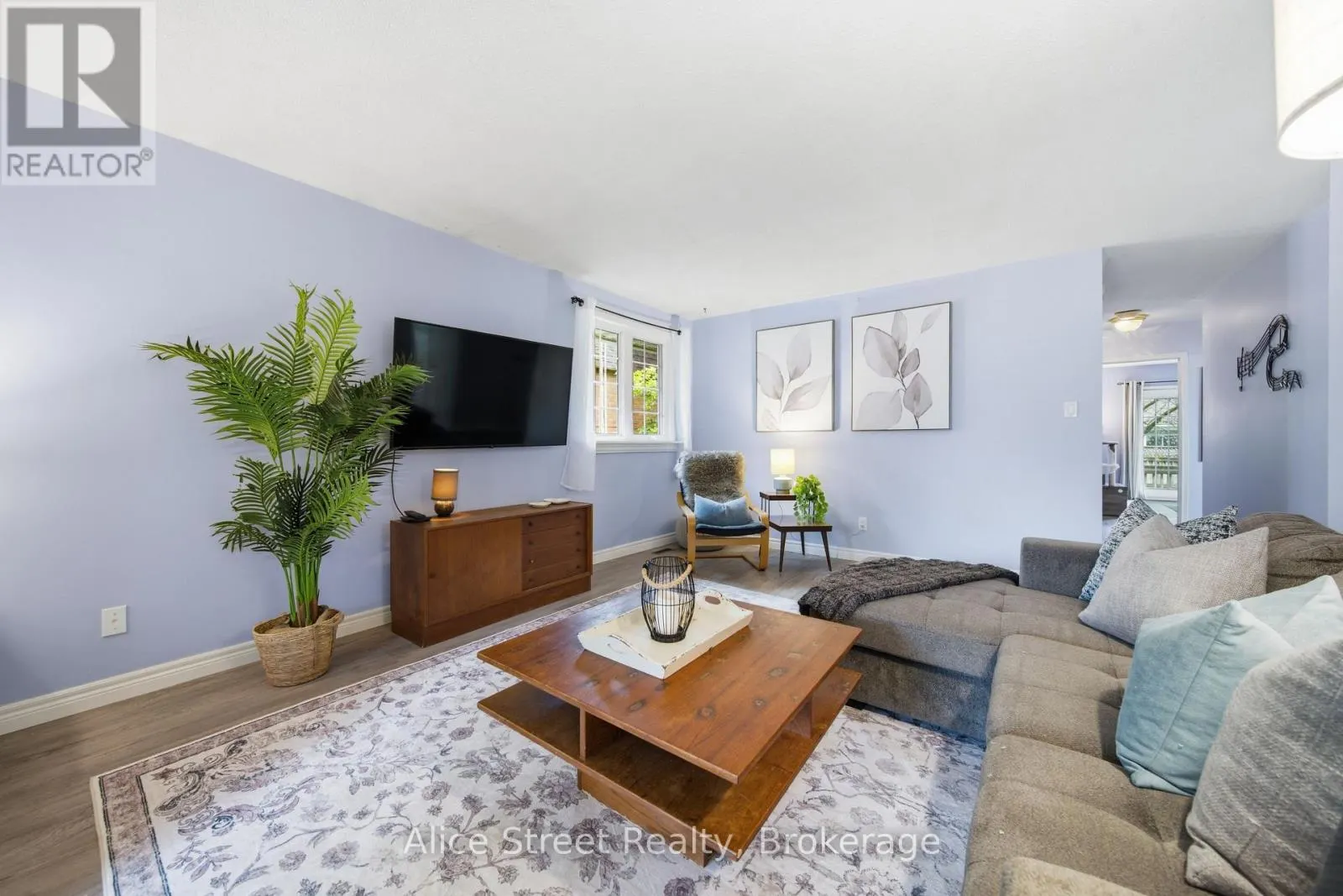 5 GLENBROOK DRIVE