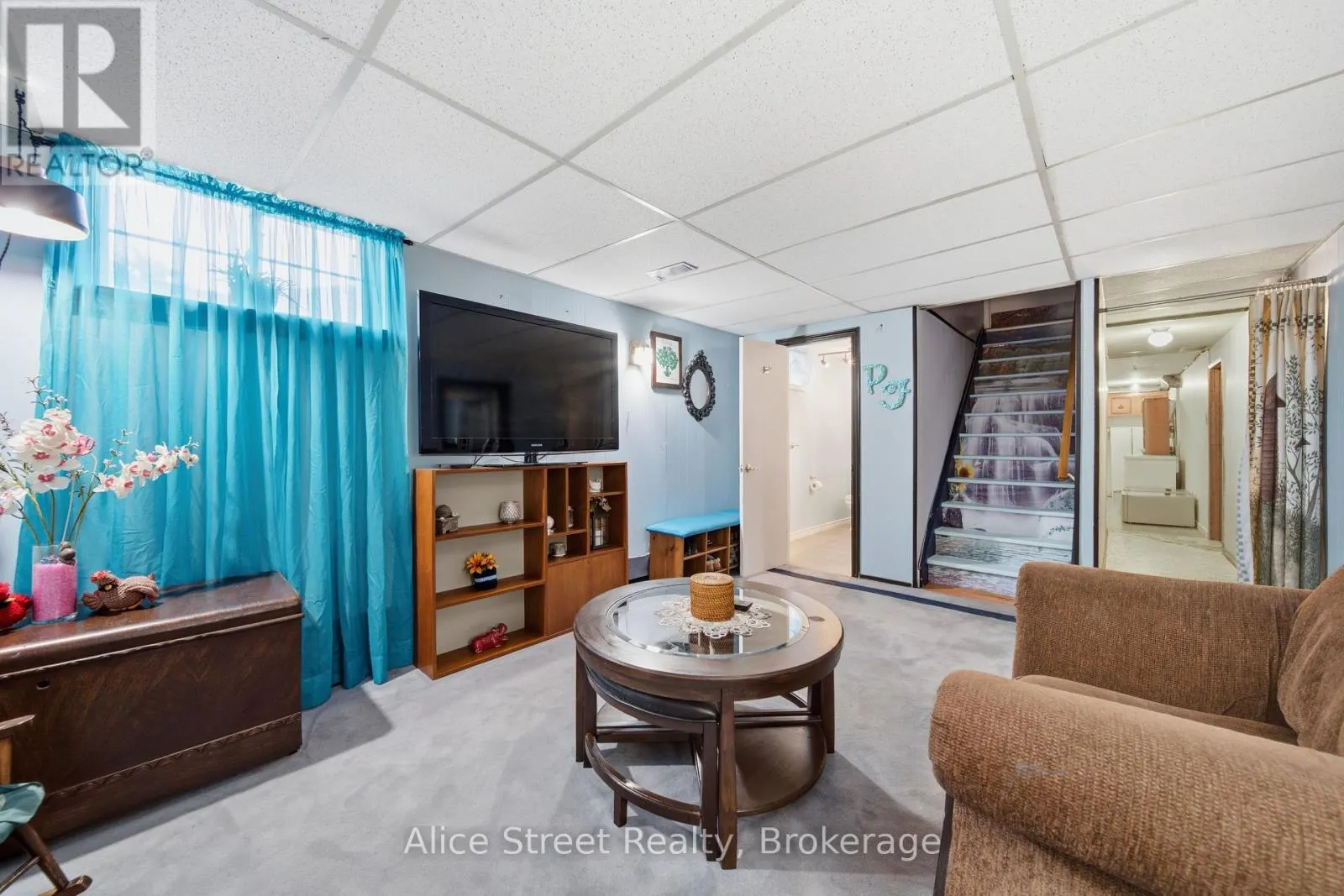 5 GLENBROOK DRIVE