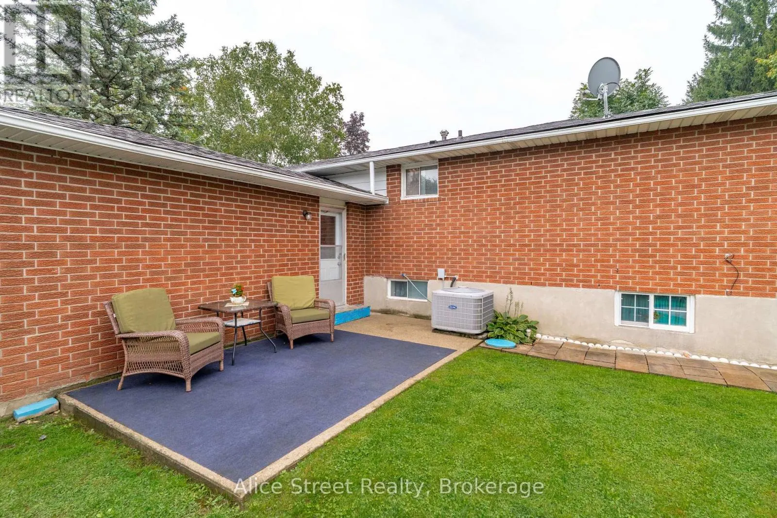 5 GLENBROOK DRIVE