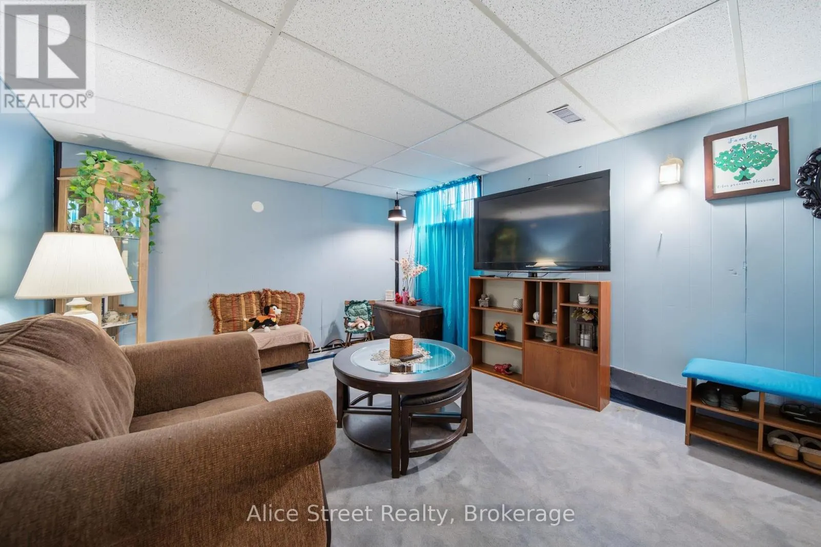 5 GLENBROOK DRIVE
