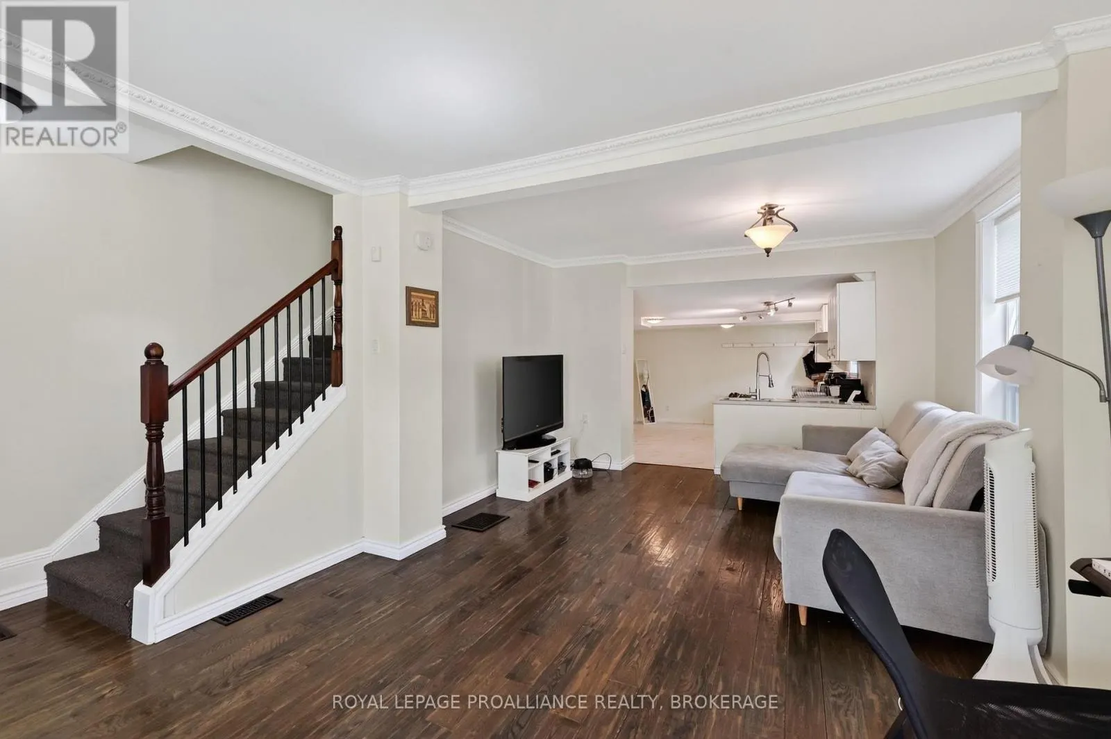 167-169 CENTRE STREET N