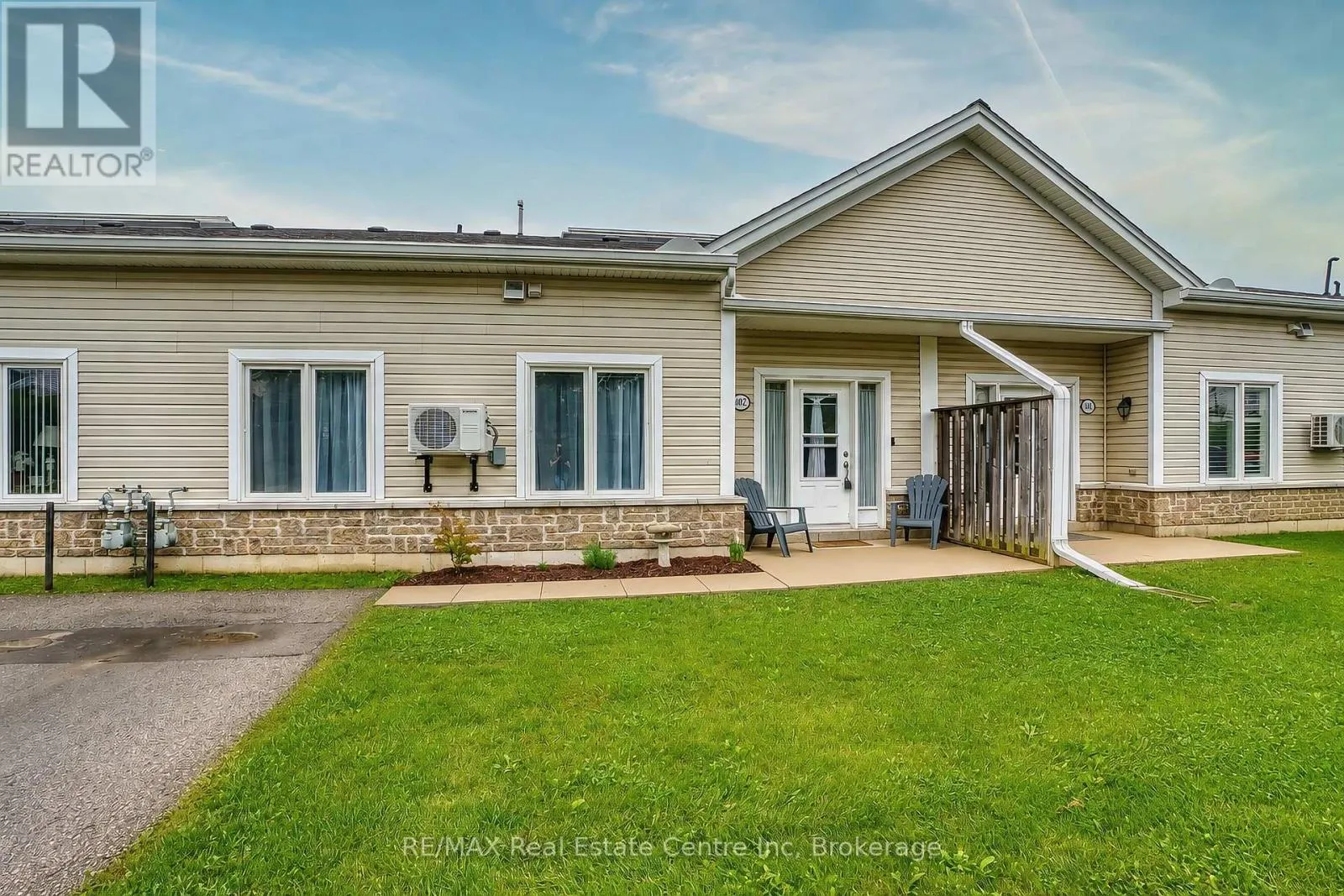 102 - 760 WOODHILL DRIVE #102