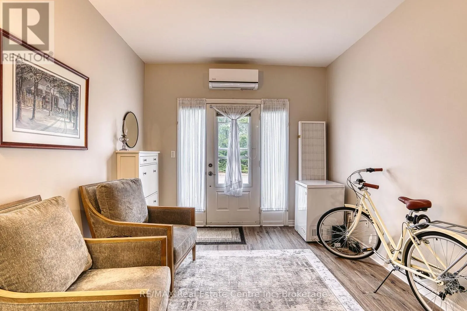 102 - 760 WOODHILL DRIVE #102