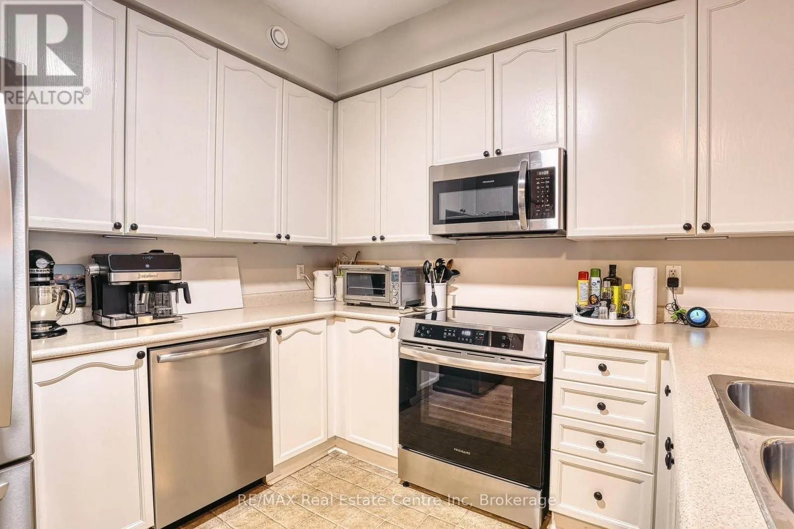 102 - 760 WOODHILL DRIVE #102