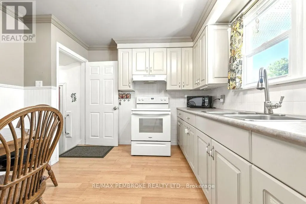 335 WILLARD STREET