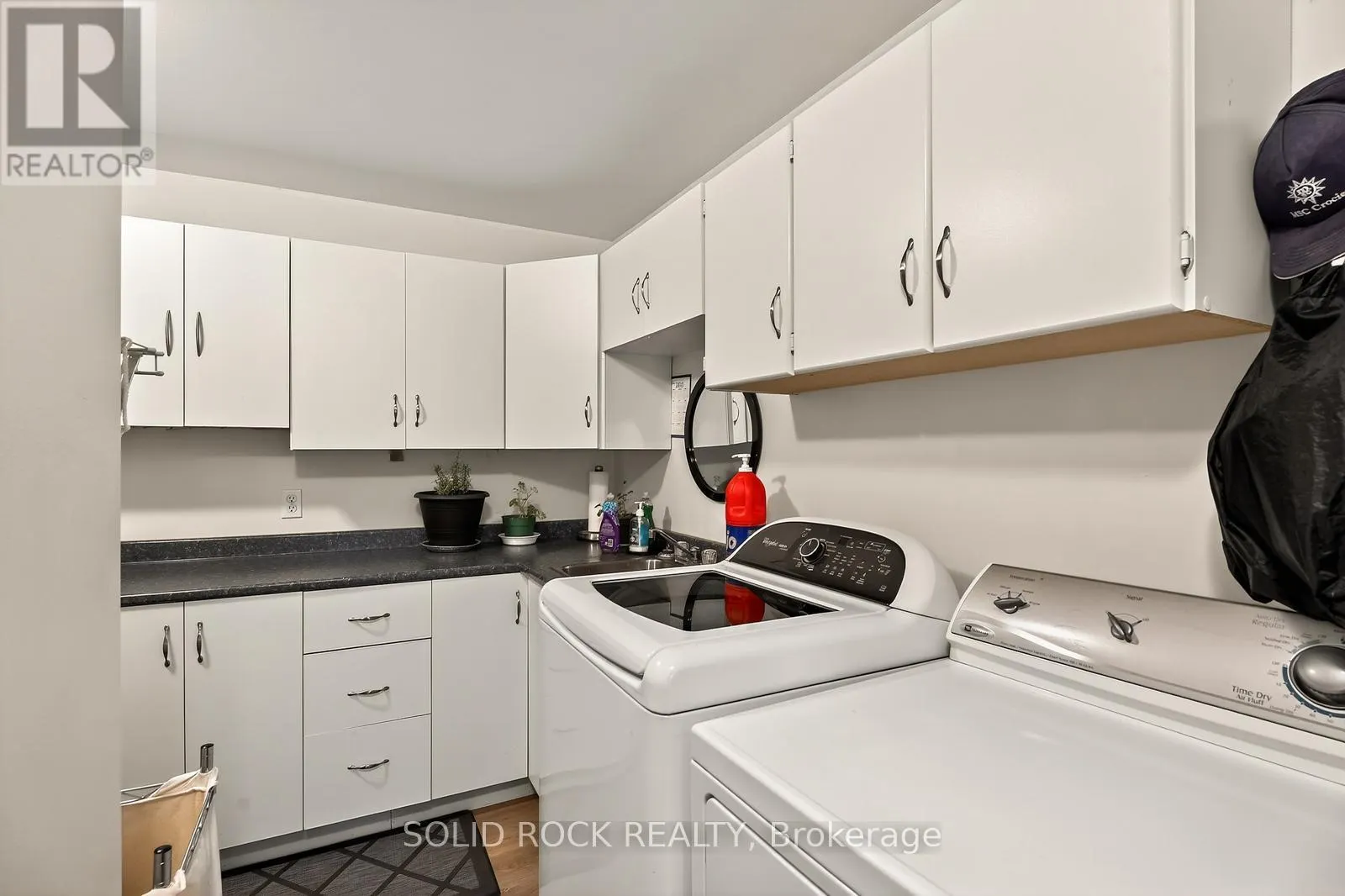1262 RODNEY LANE