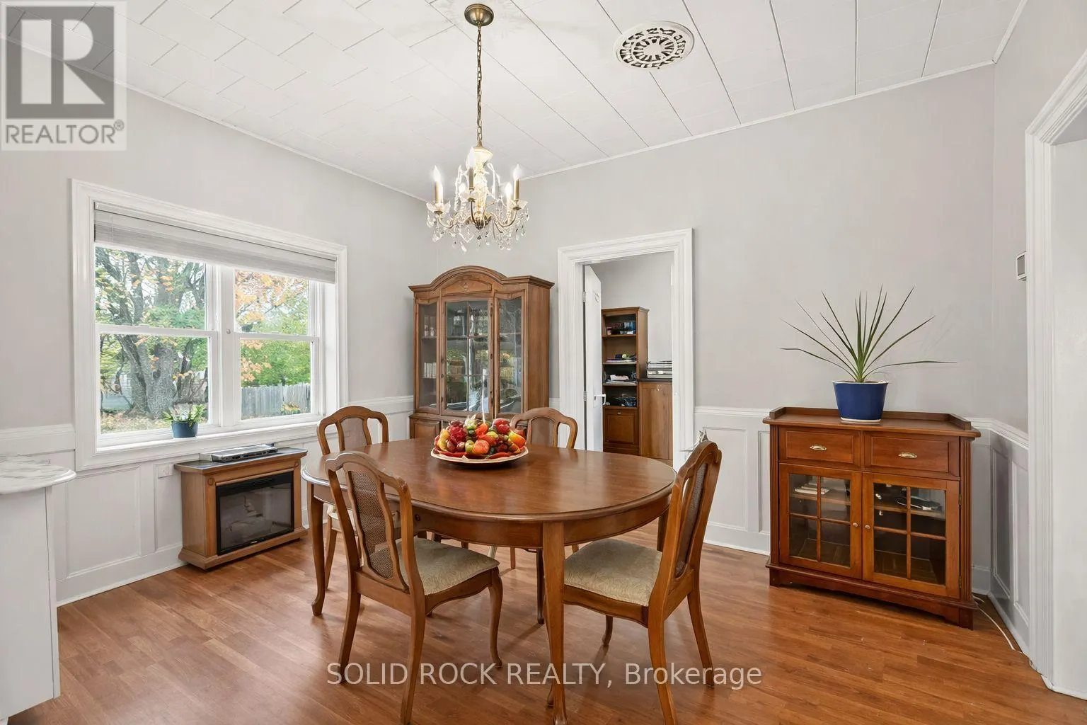 1262 RODNEY LANE