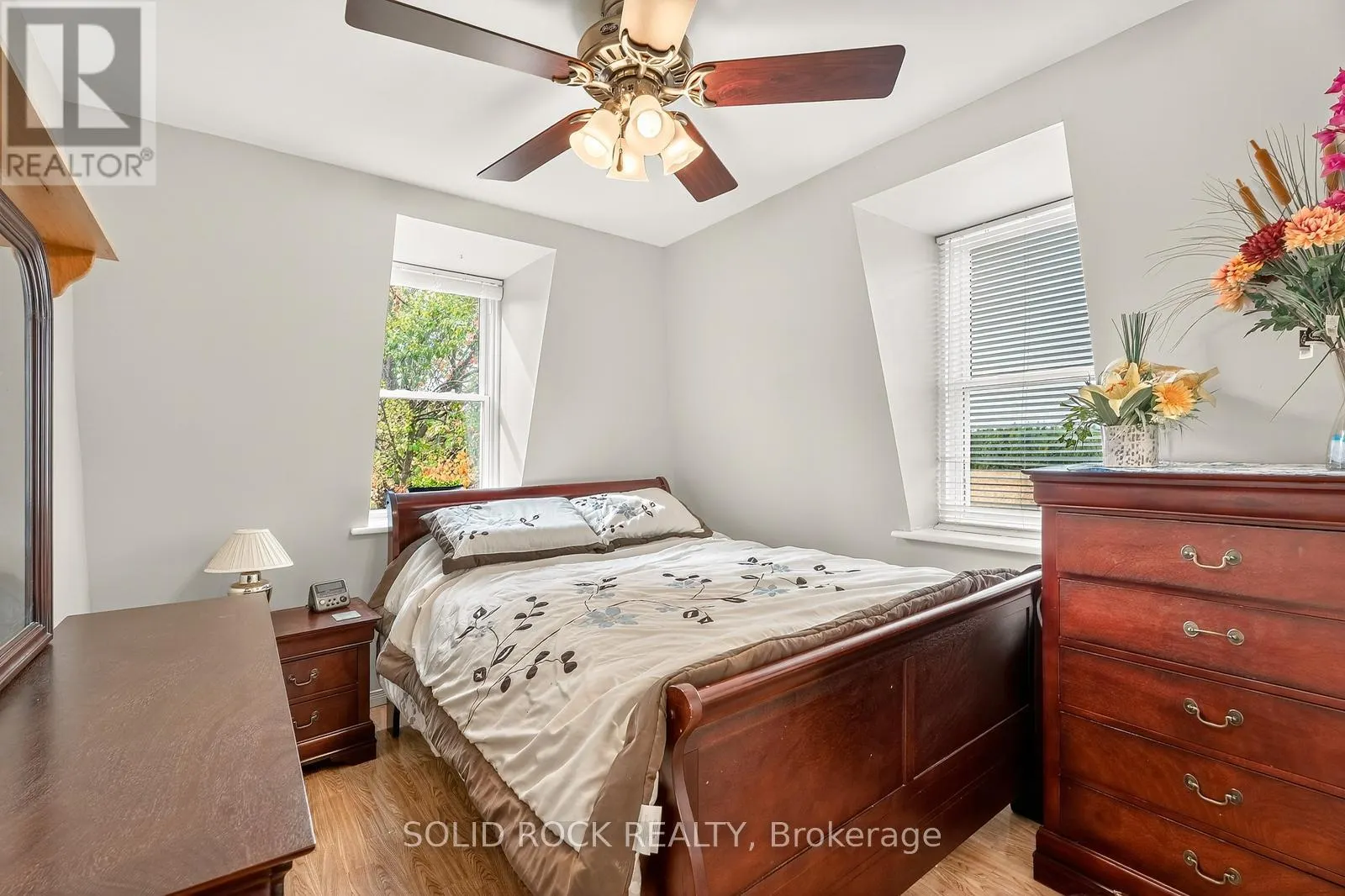 1262 RODNEY LANE