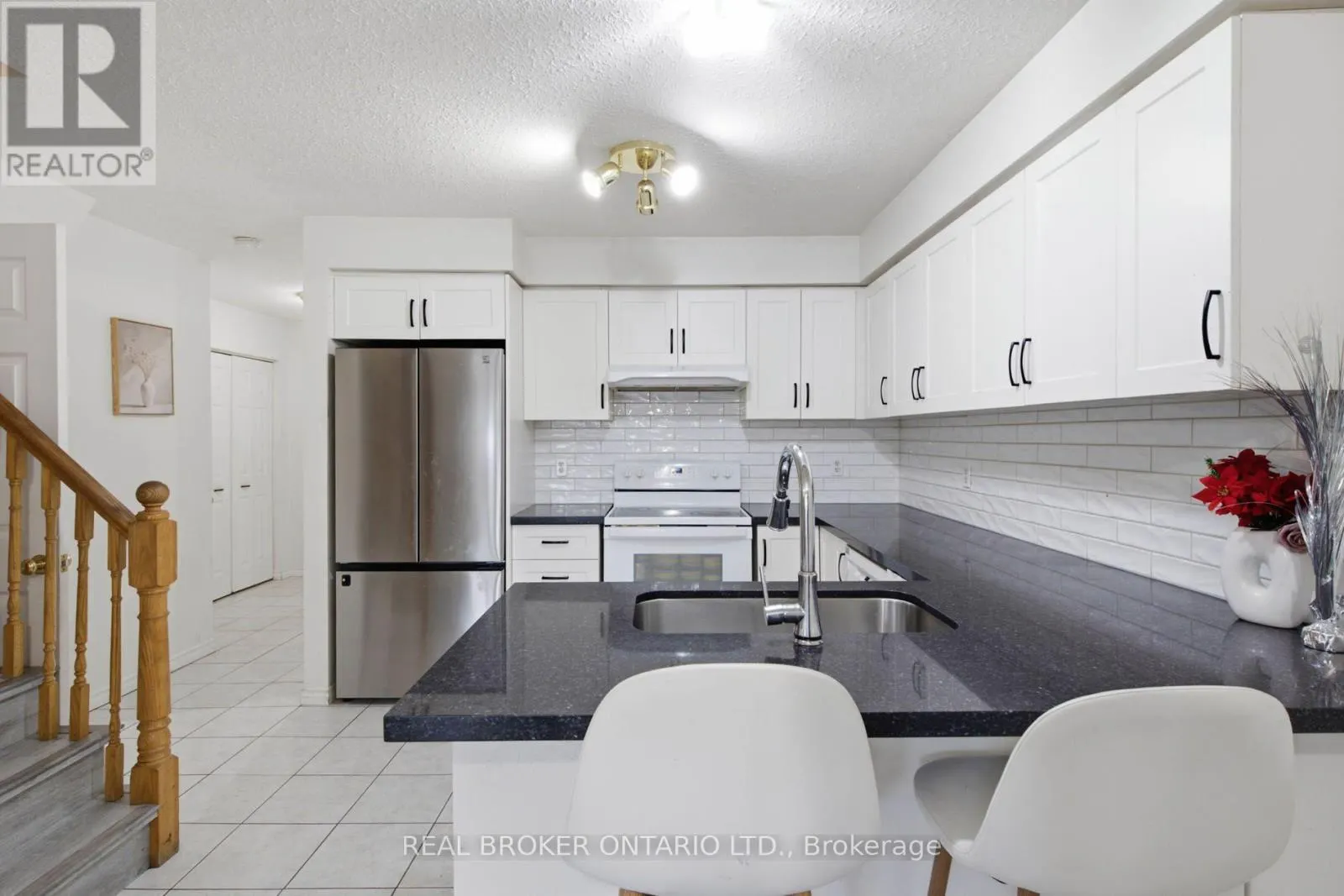 5 - 31 SCHRODER CRESCENT