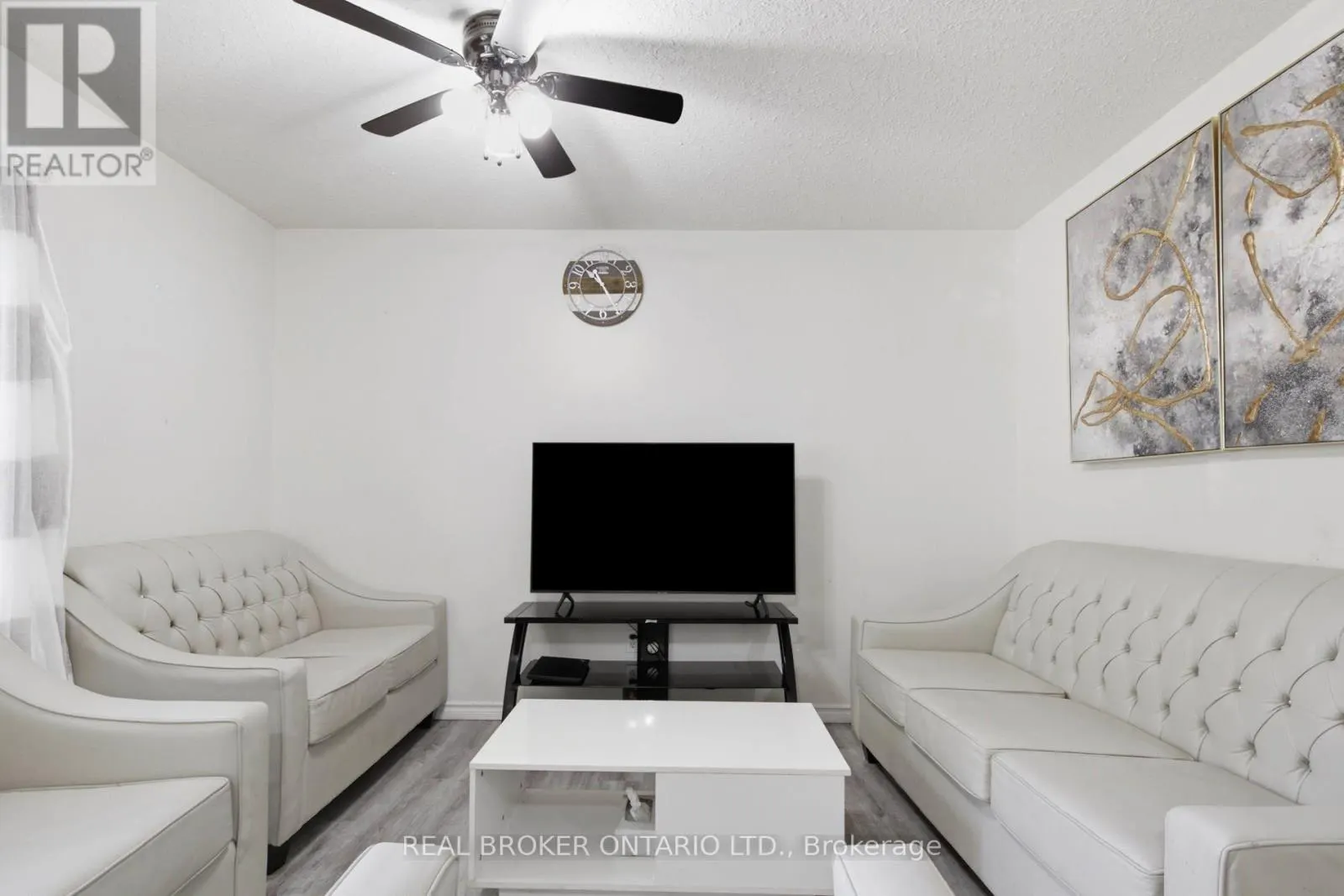 5 - 31 SCHRODER CRESCENT