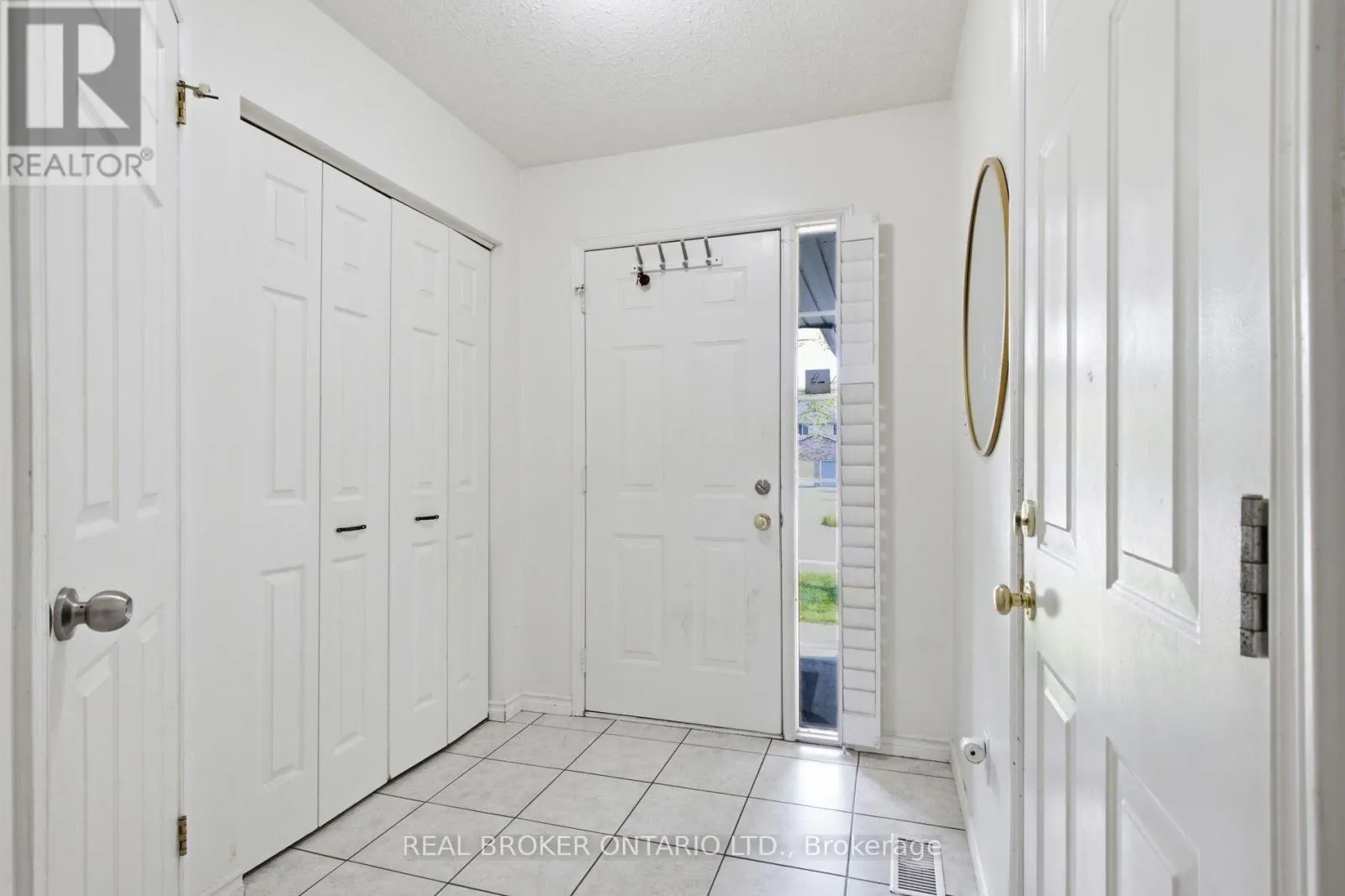 5 - 31 SCHRODER CRESCENT