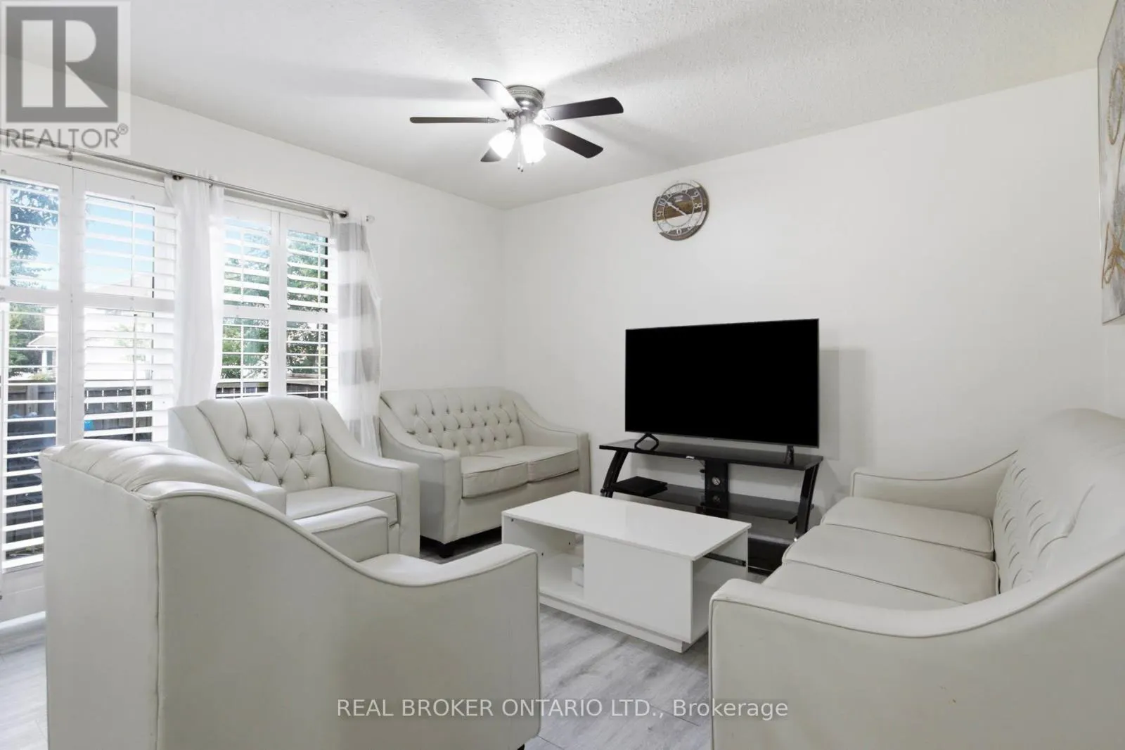 5 - 31 SCHRODER CRESCENT