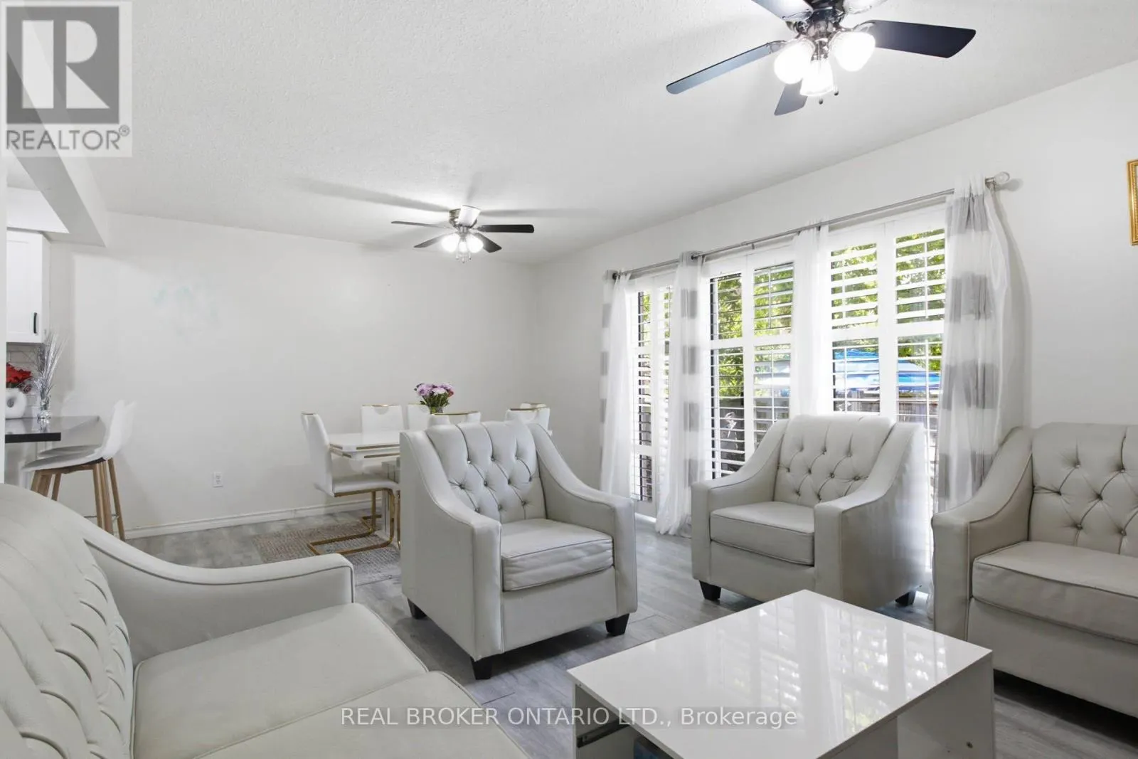 5 - 31 SCHRODER CRESCENT