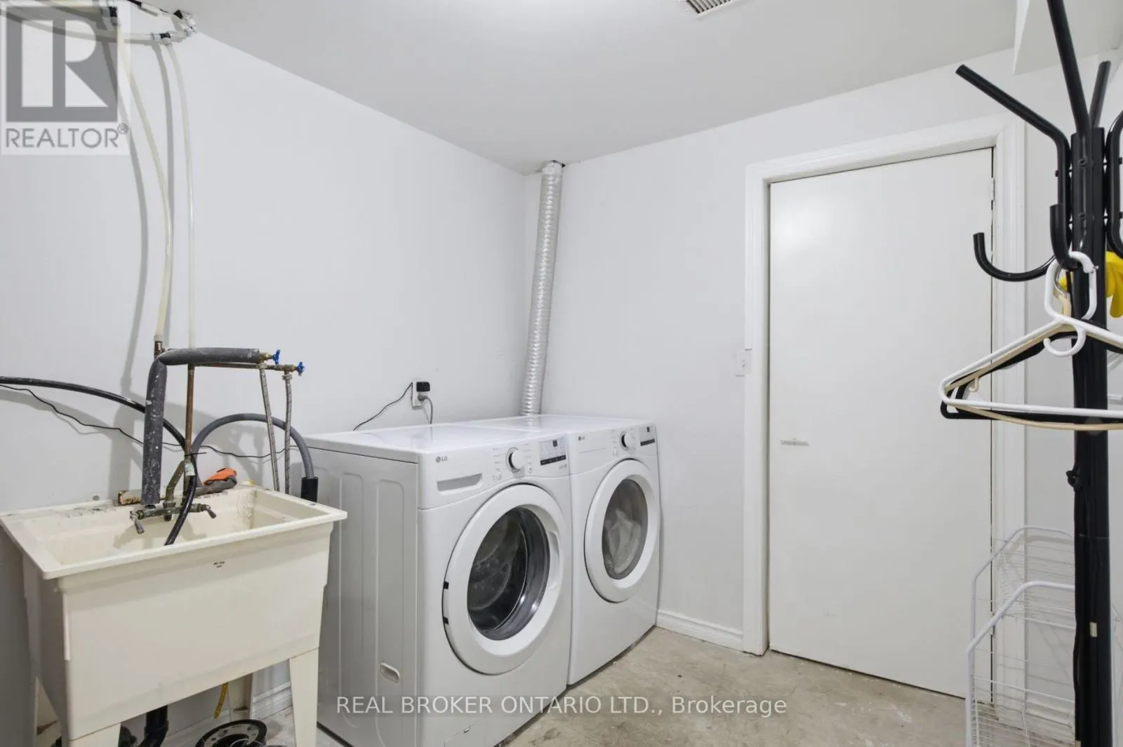 5 - 31 SCHRODER CRESCENT