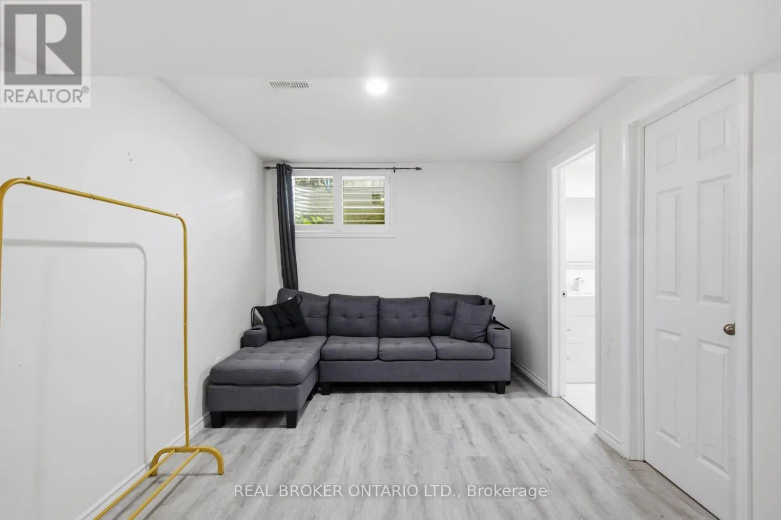 5 - 31 SCHRODER CRESCENT