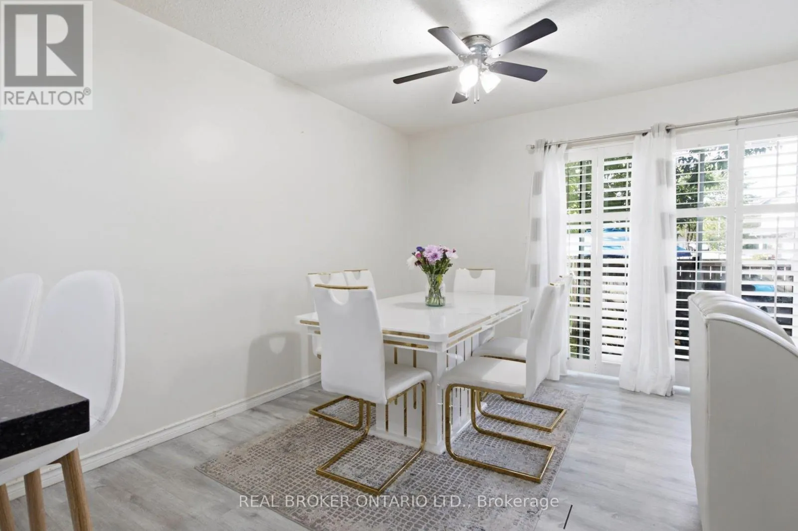 5 - 31 SCHRODER CRESCENT