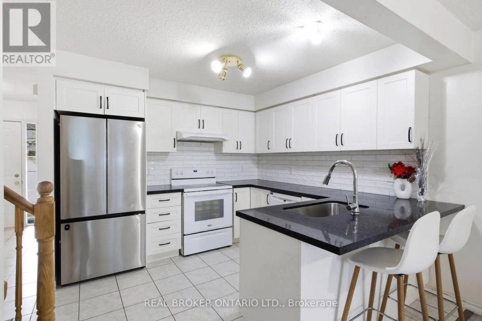 5 - 31 SCHRODER CRESCENT