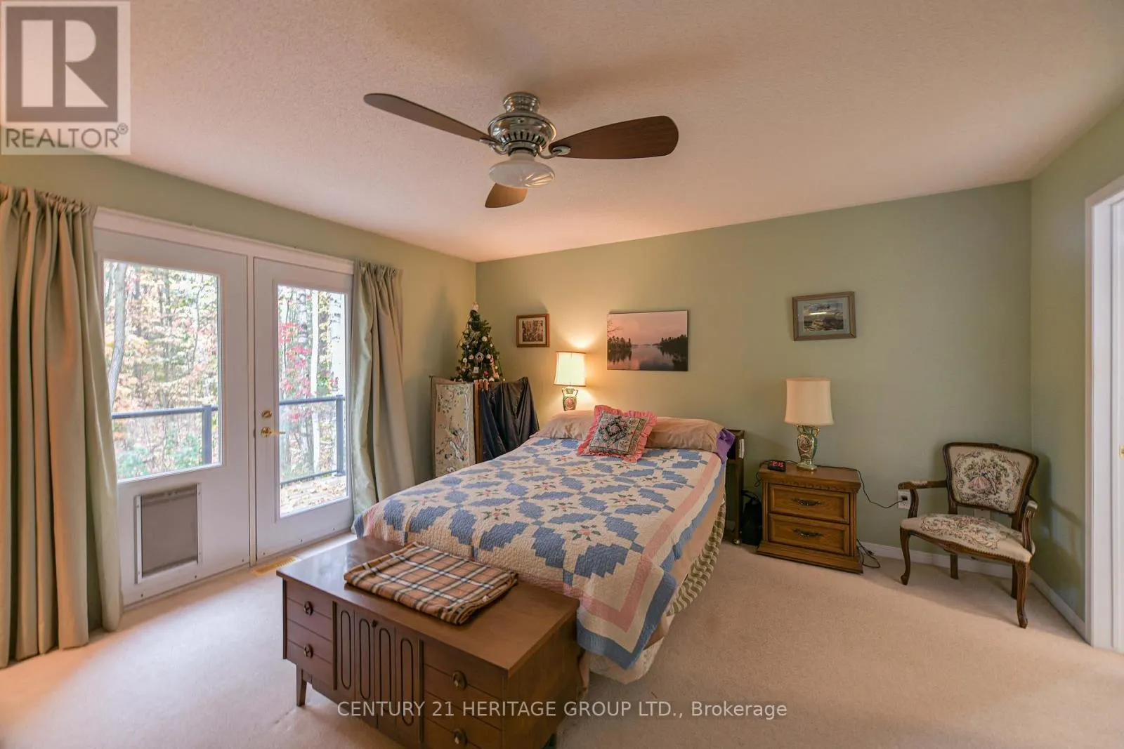 19 SPRINGWOOD CRESCENT