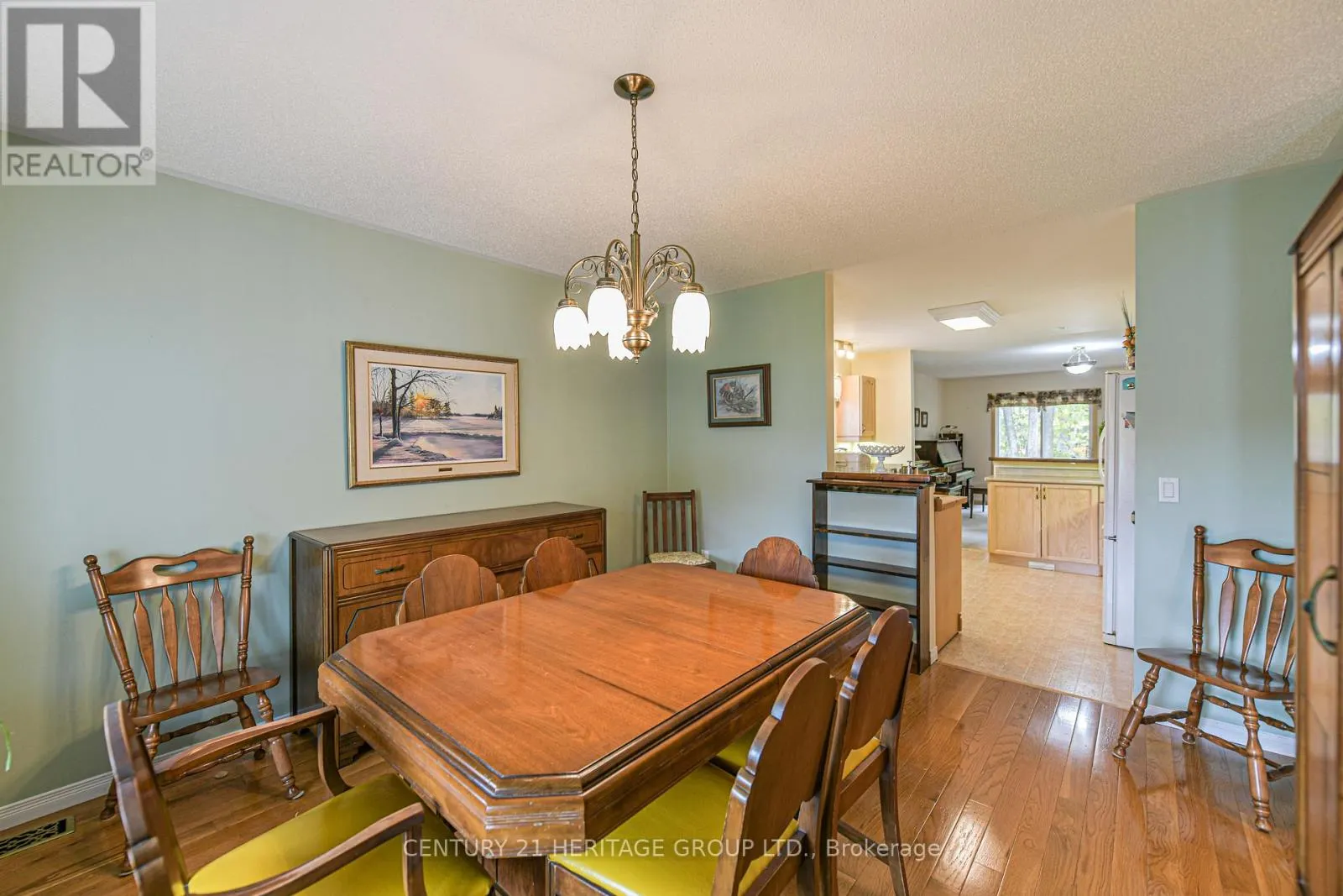 19 SPRINGWOOD CRESCENT