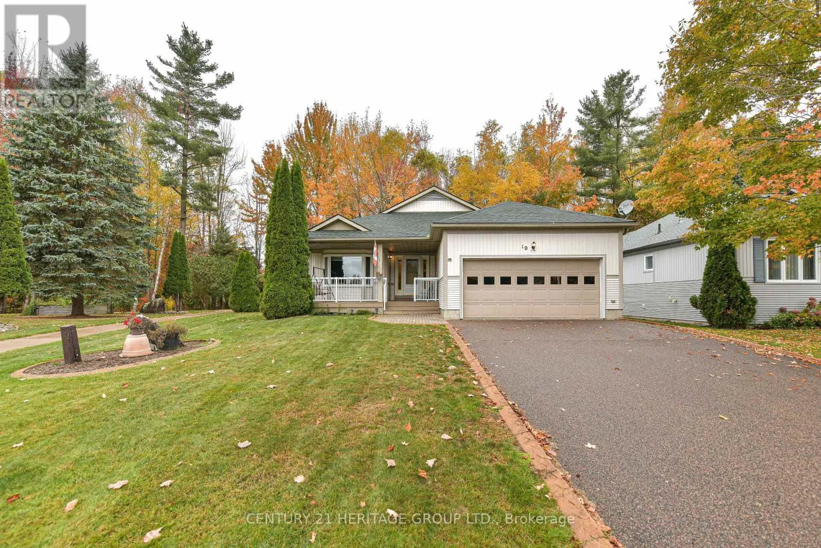 19 SPRINGWOOD CRESCENT