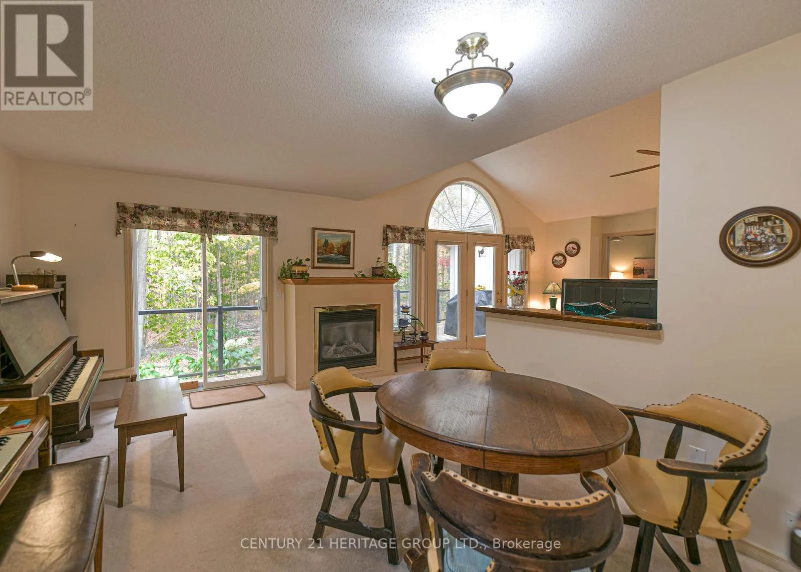 19 SPRINGWOOD CRESCENT
