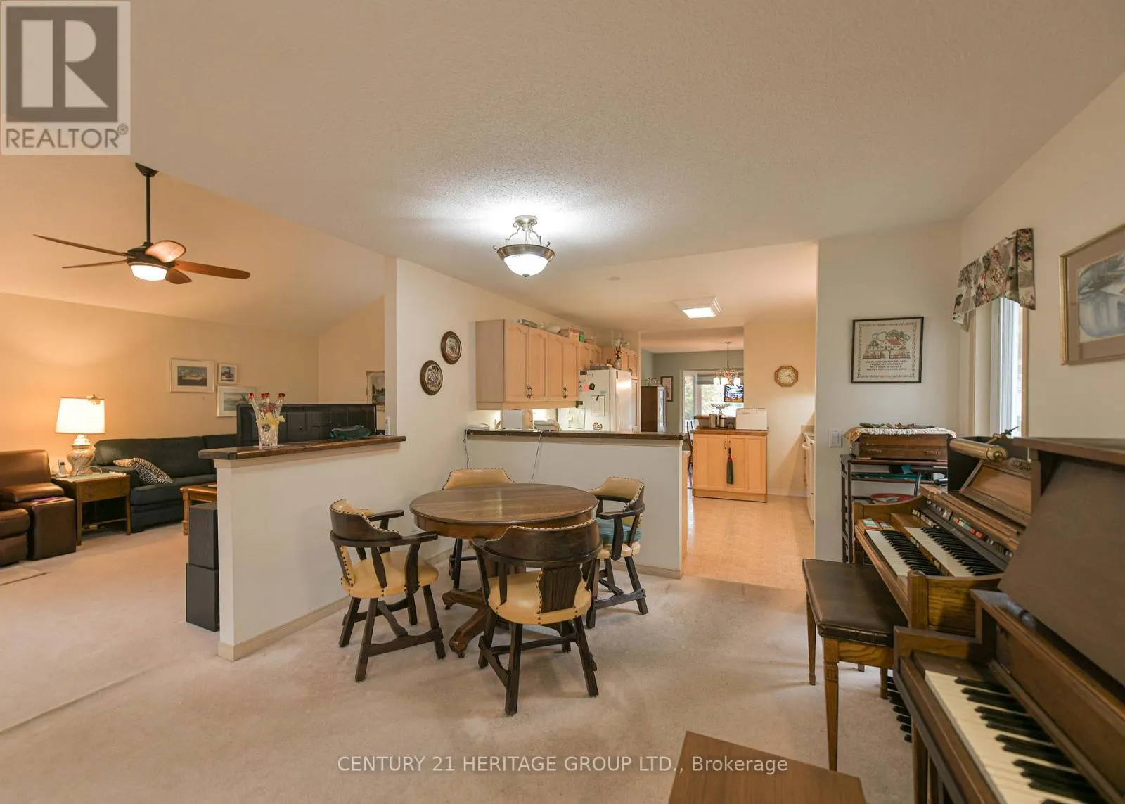 19 SPRINGWOOD CRESCENT