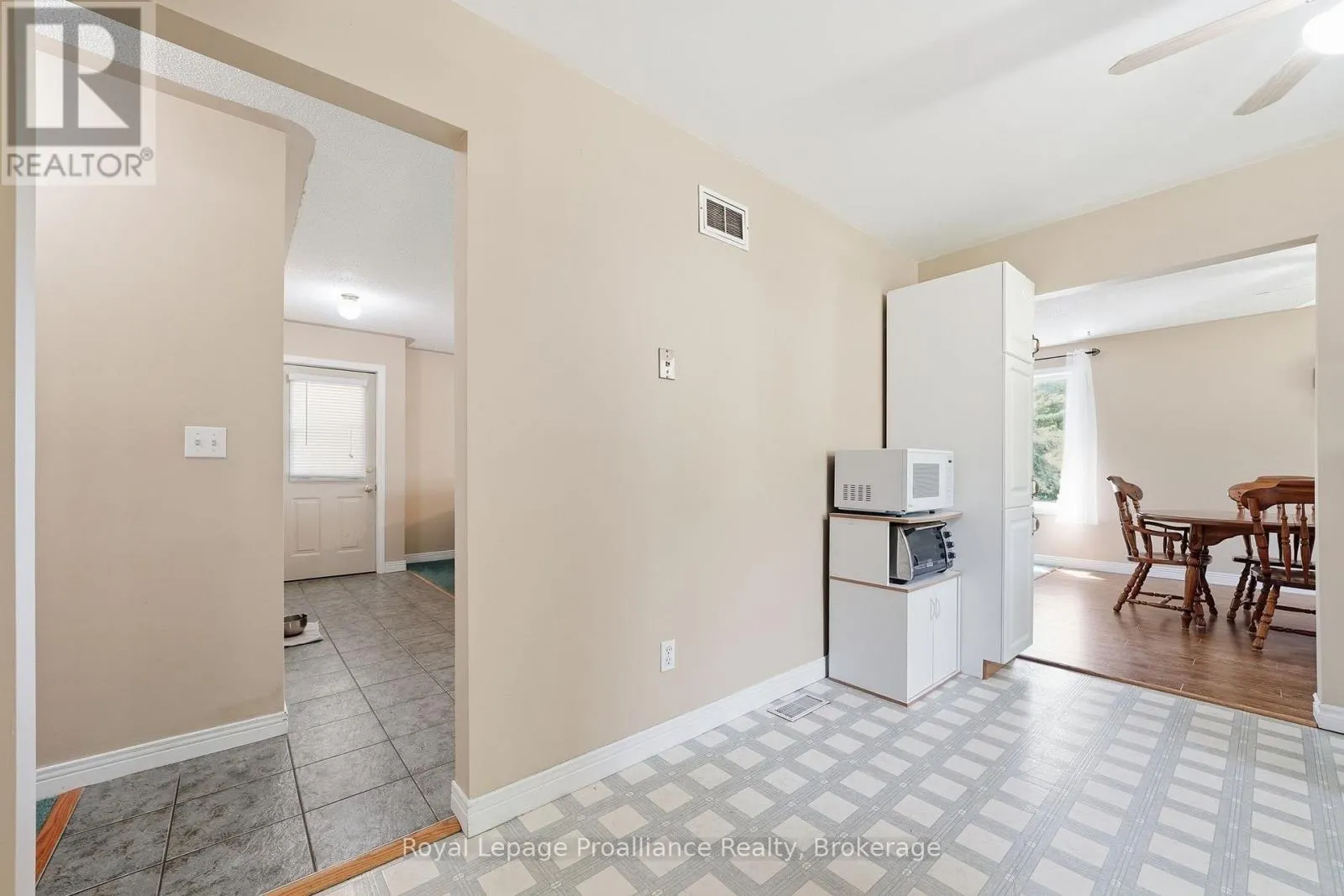 2103 RON HARNDEN ROAD
