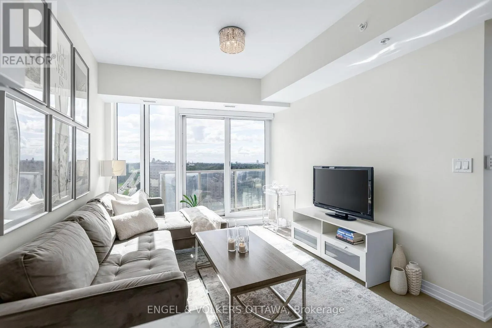 1503 - 805 CARLING AVENUE