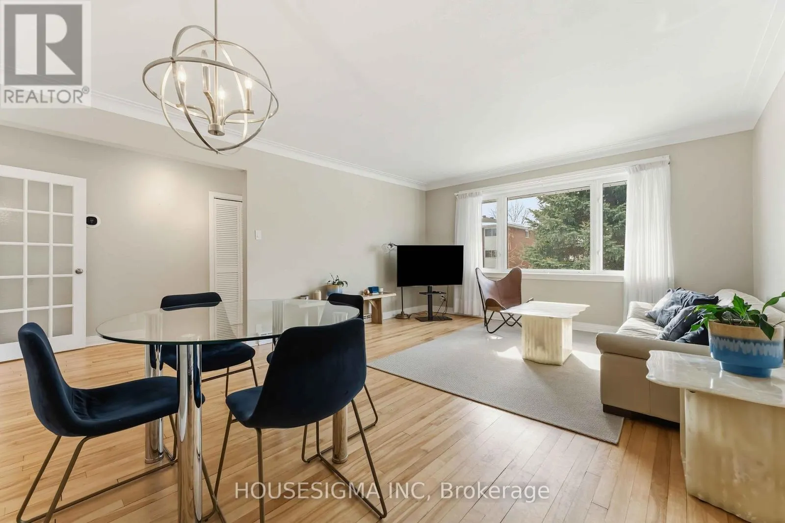 1047 RICHARD AVENUE